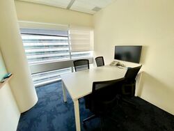 Gateway West (D7), Office #537064051